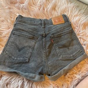 black levi’s shorts